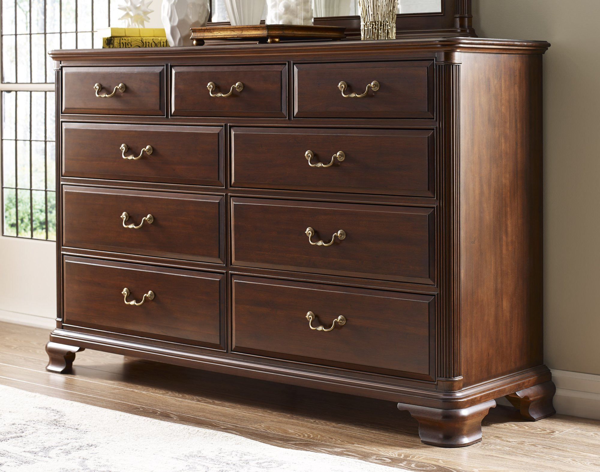 9 Drawer Dresser