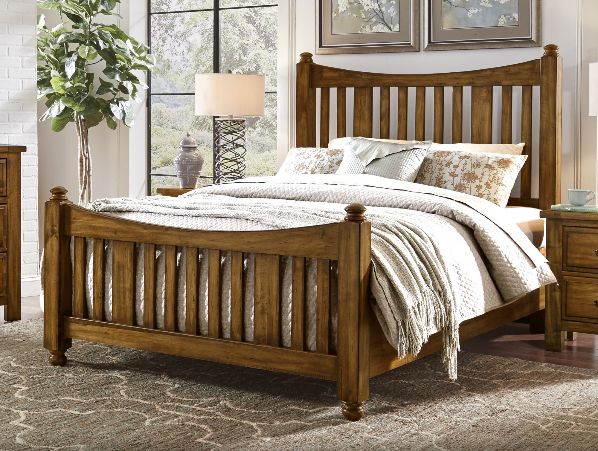 Queen Slat Poster Bed